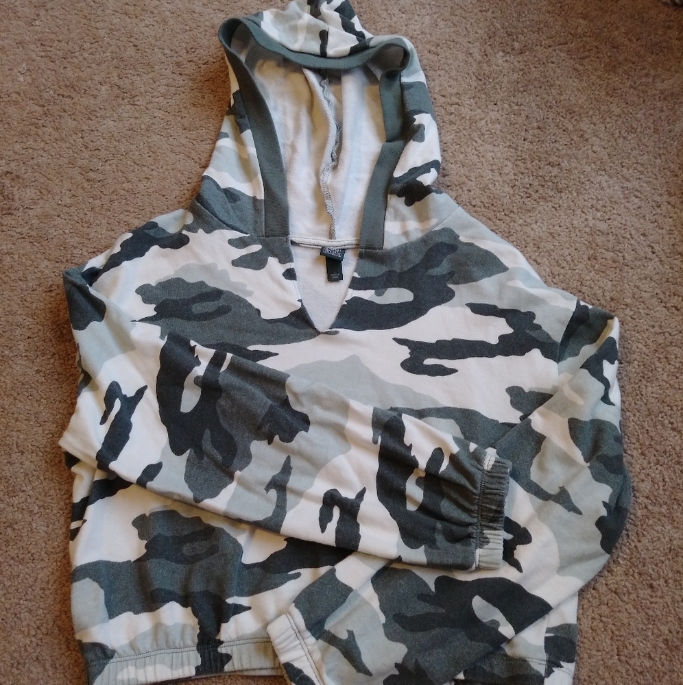 Cropped hoodie